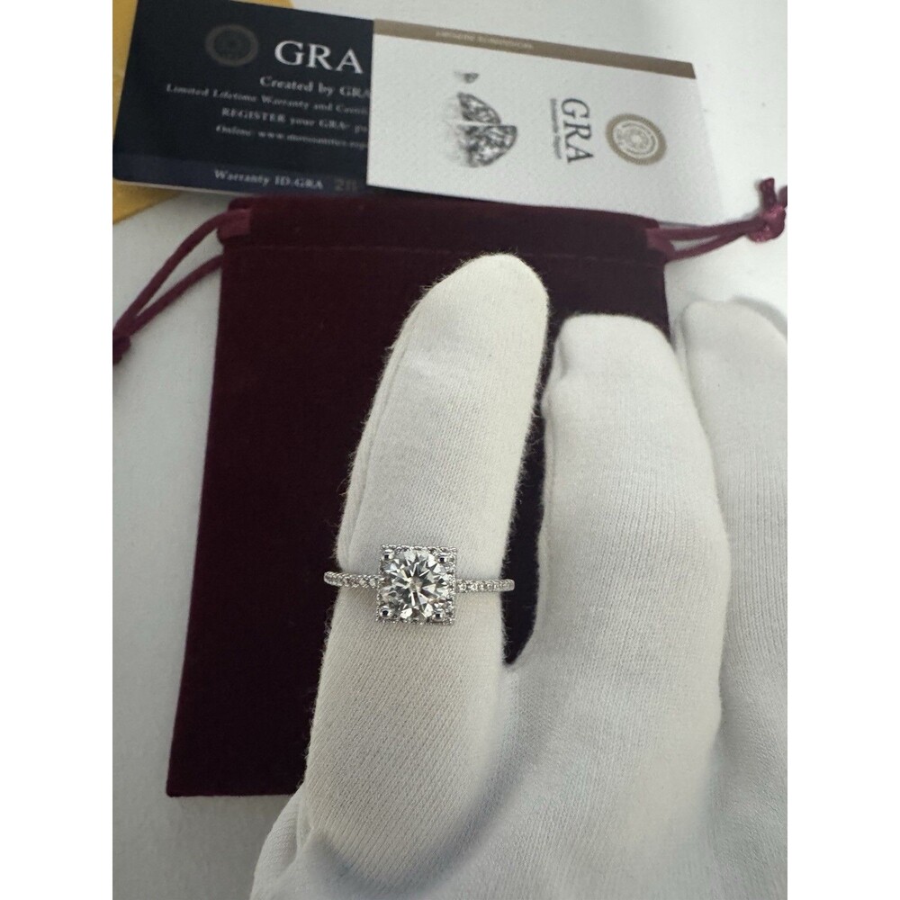 GRA certified 1 carat Moissanite ring size 7.